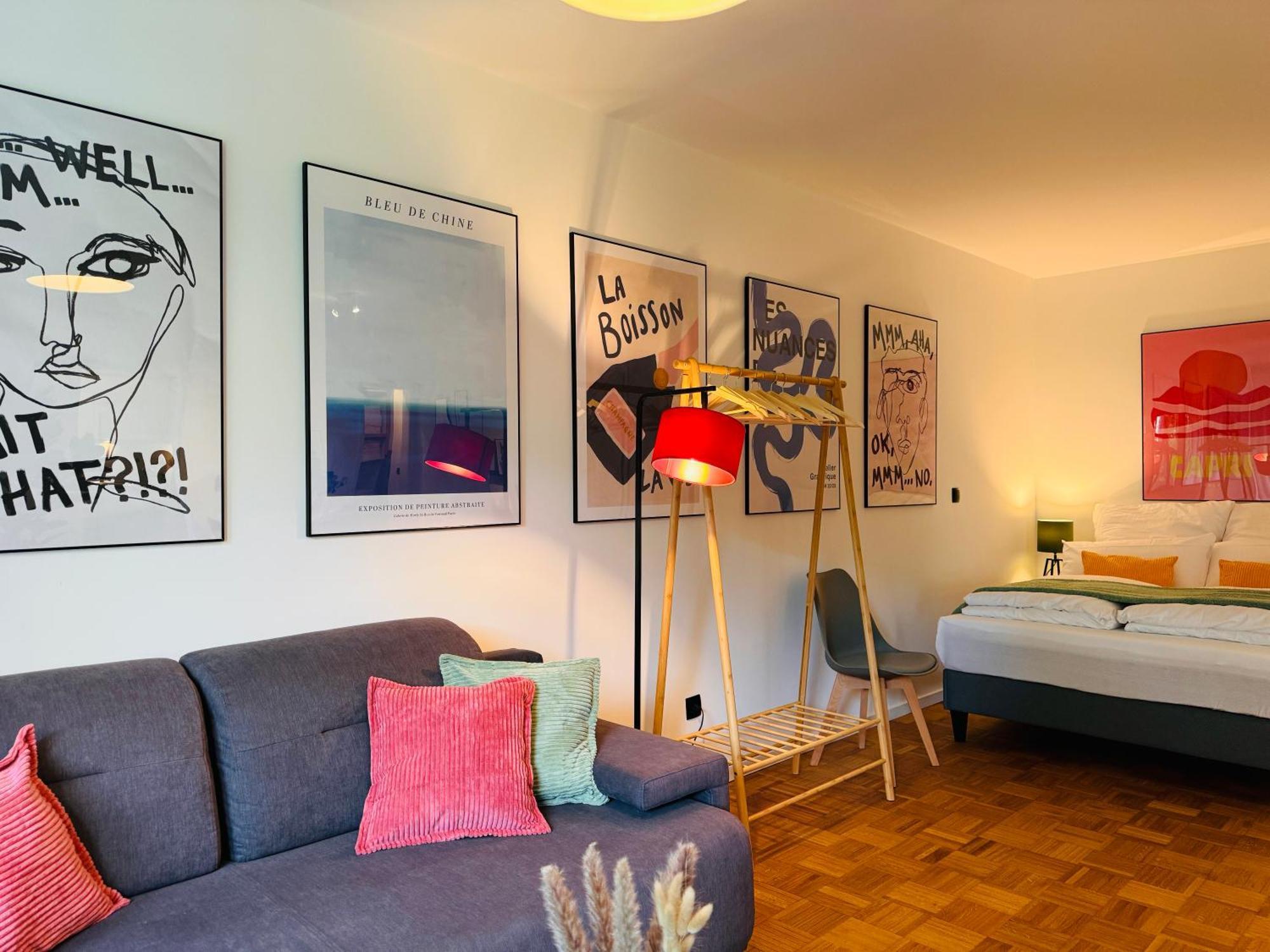 Apartment Klassen - Design - Balkon - Netflix - Naehe Messe