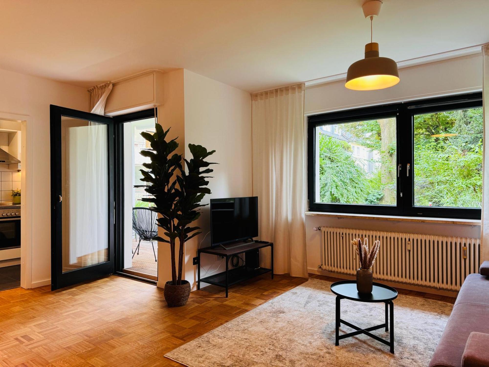 Klassen - Design - Balkon - Netflix - Naehe Messe Apartment
