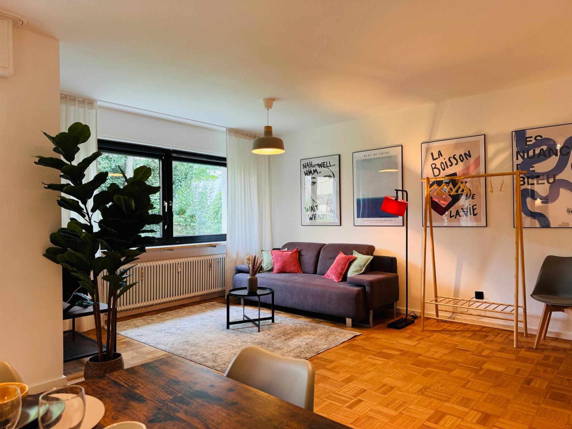 Appartement Klassen - Design - Balkon - Netflix - Naehe Messe *