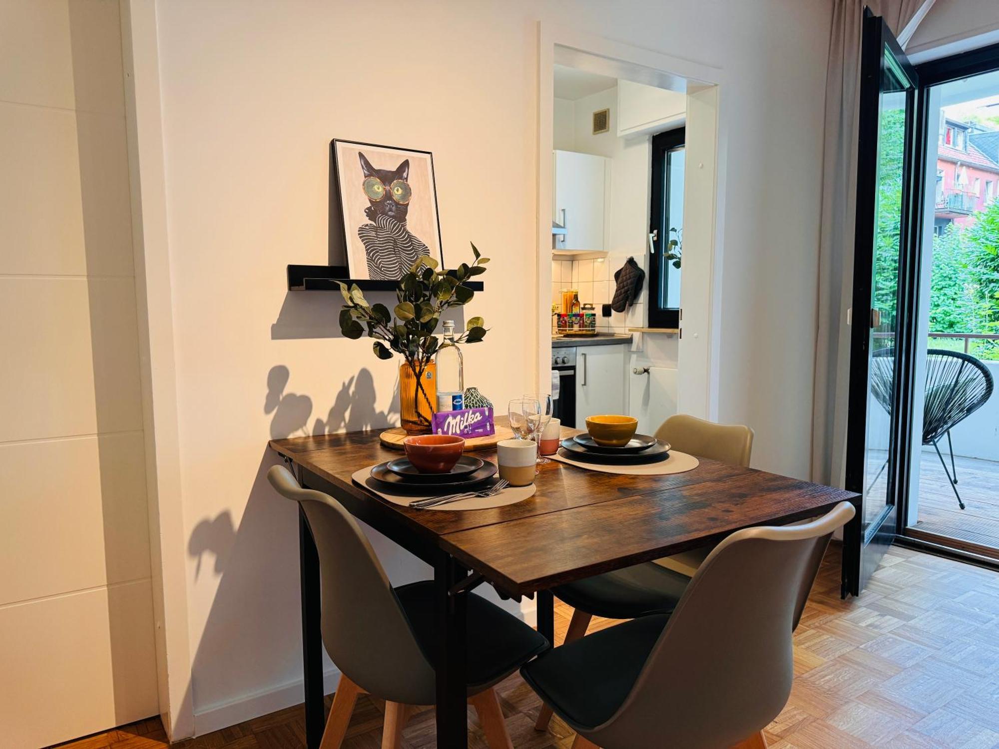 Appartement Klassen - Design - Balkon - Netflix - Naehe Messe Essen