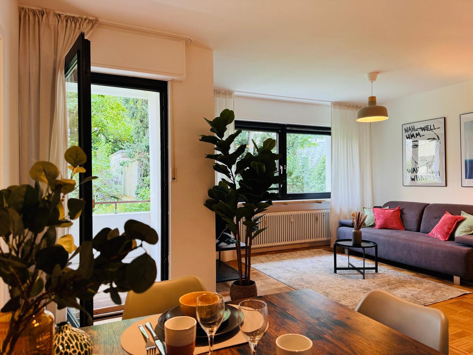 Klassen - Design - Balkon - Netflix - Naehe Messe Apartment