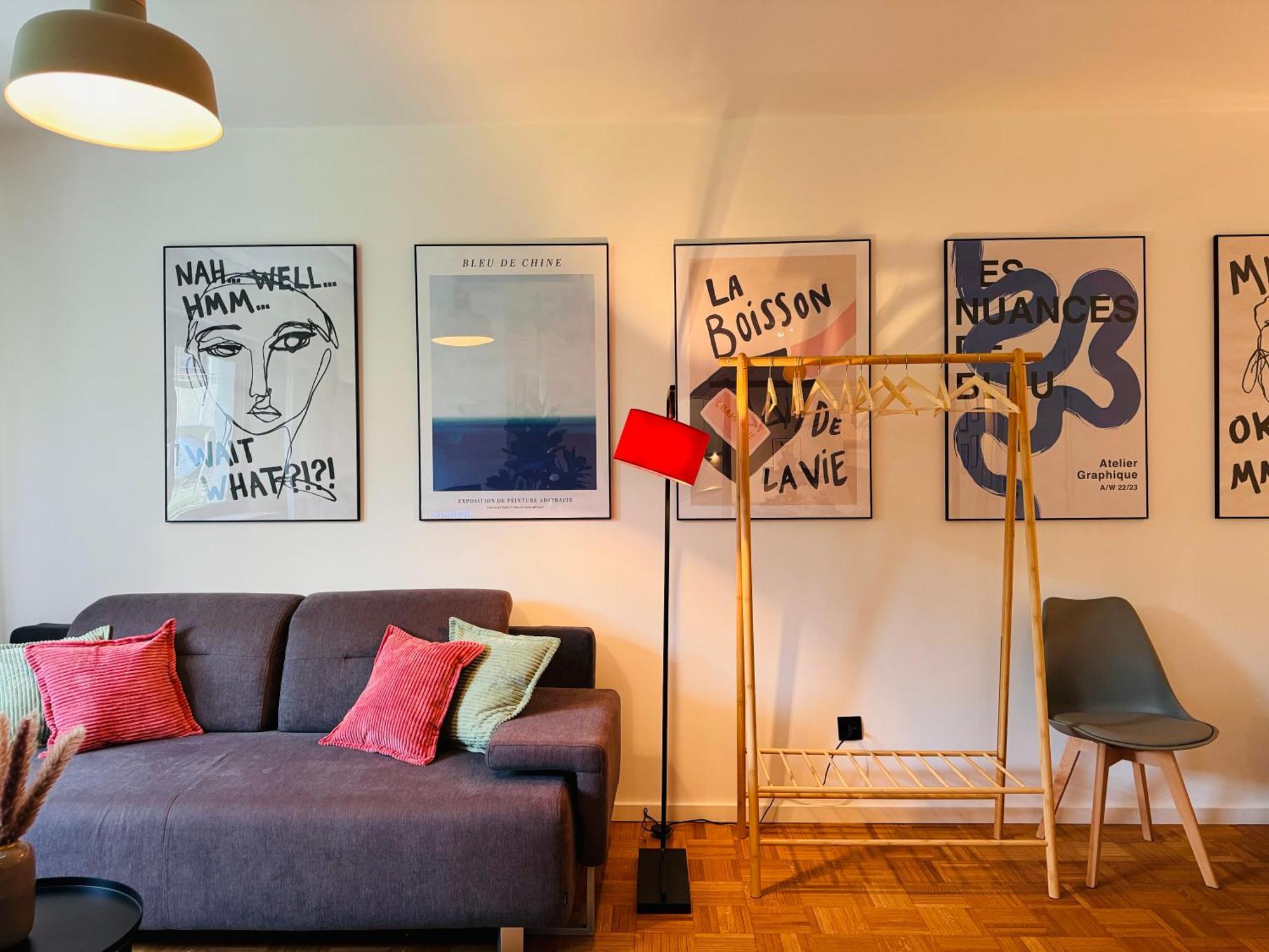 Apartment Klassen - Design - Balkon - Netflix - Naehe Messe