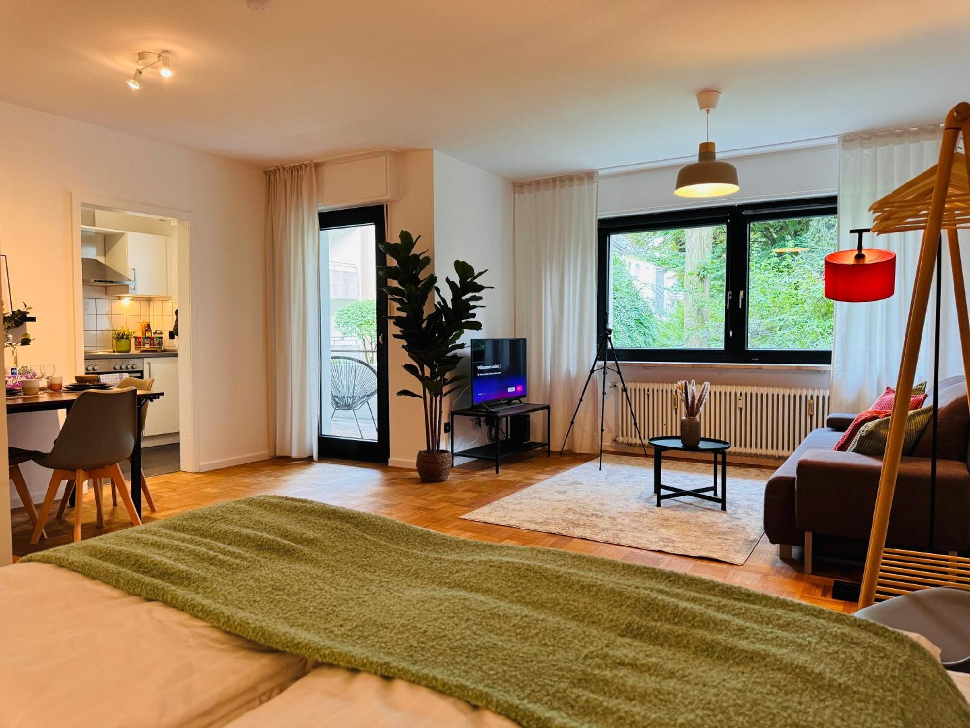 Klassen - Design - Balkon - Netflix - Naehe Messe Essen